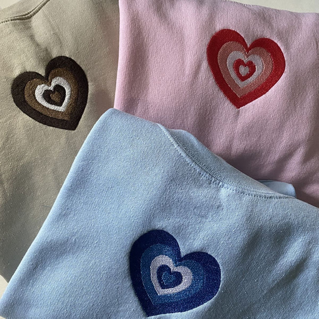 Retro Heart Beige Single Embroidery Sweatshirt Main Image